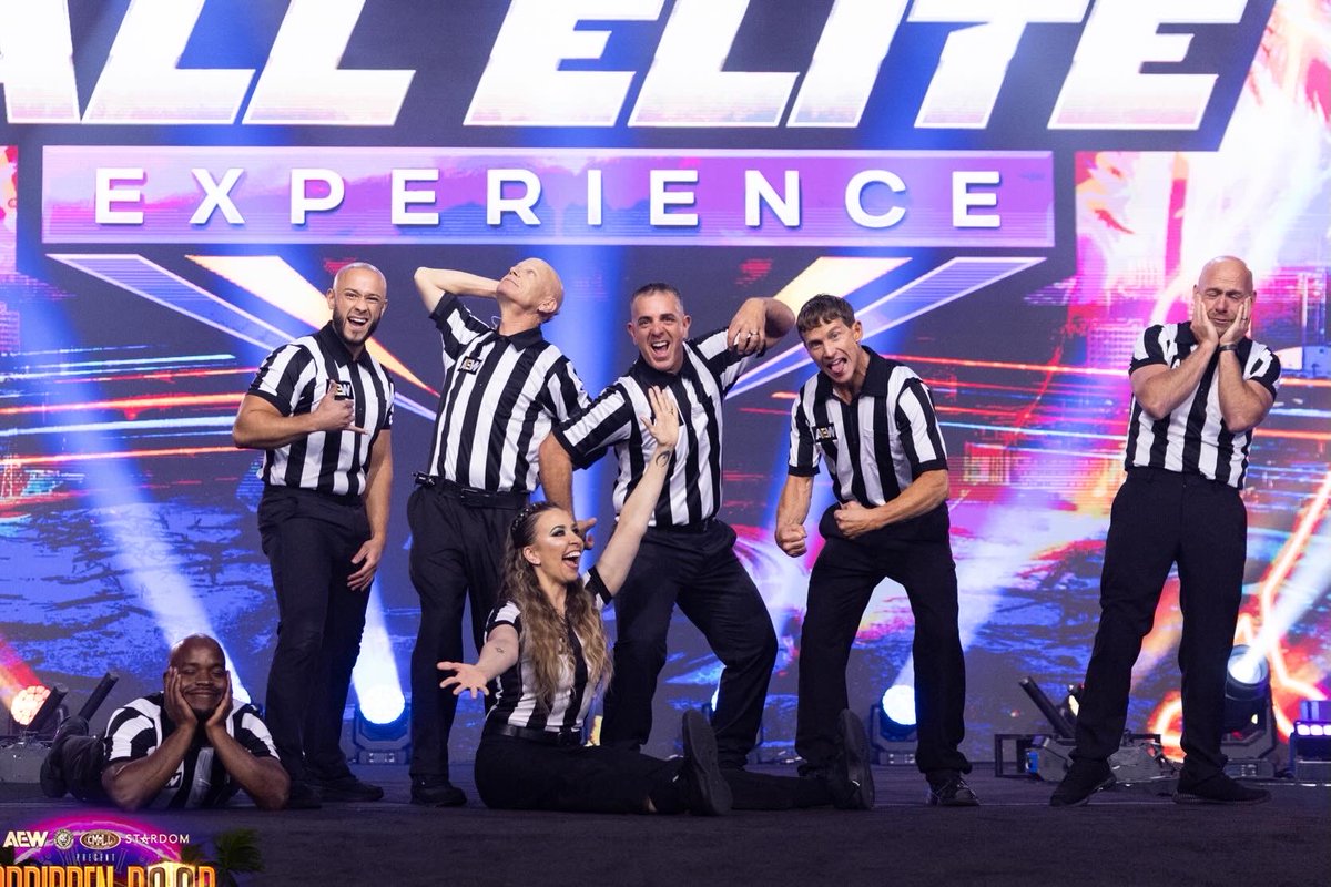 refmartinezaew's tweet photo. Vibes on 10! #AEW Ref Squad! https://t.co/i2Cyn2qvgT