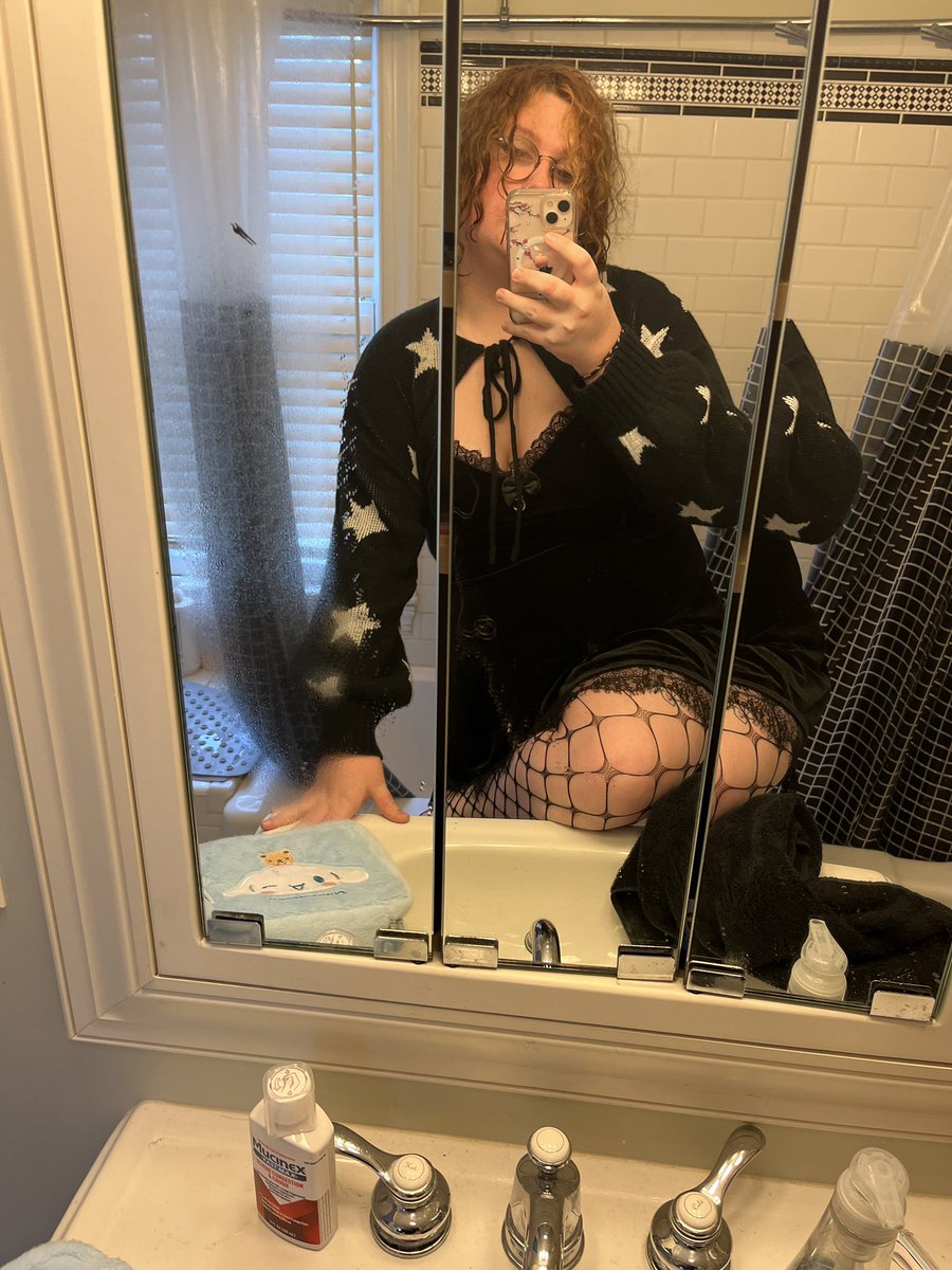 st2rgaze's tweet photo. 3 fucking years holy moly. Glad I got off the placebo pills onto injections but I’m so happy! https://t.co/nBvJ9f1wls