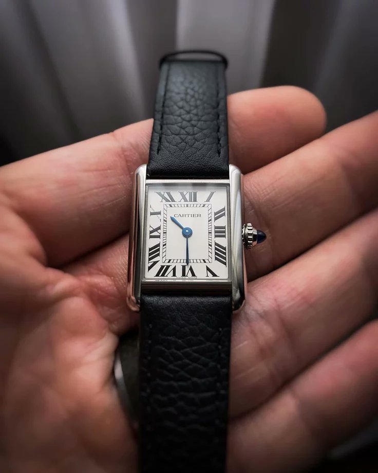 Prime_Asthetic's tweet photo. Not everyone notices a Cartier. The right people do. ⌚✨ https://t.co/KDB0I3tDZg