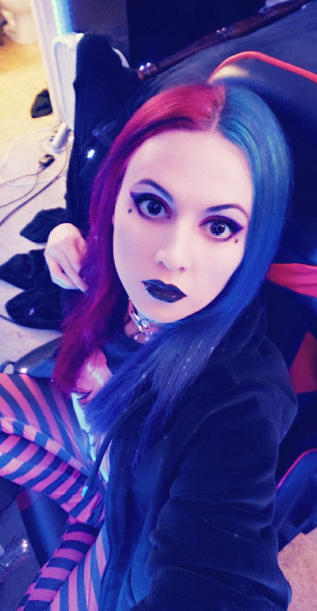 Vampy 😼🤘🏼 (@VampykinzVT) / Posts / X