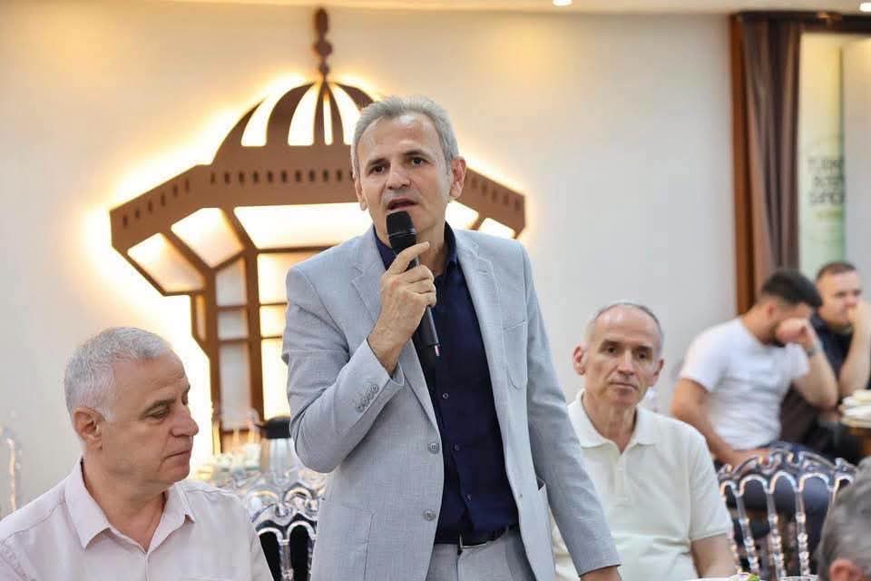 rumelivakfi's tweet photo. Bayrampaşa Belediyesi ile Türkiye Bosna Sancak Derneği iş birliğinde düzenlenecek olan 6. Uluslararası Srebrenica Boşnak Soykırımı Anma Programı öncesindeki lansman toplantısına Rumeli Türkleri Vakfı Başkanımız Fuat Dönmez katılım sağladılar. https://t.co/8hPeAxjSFy