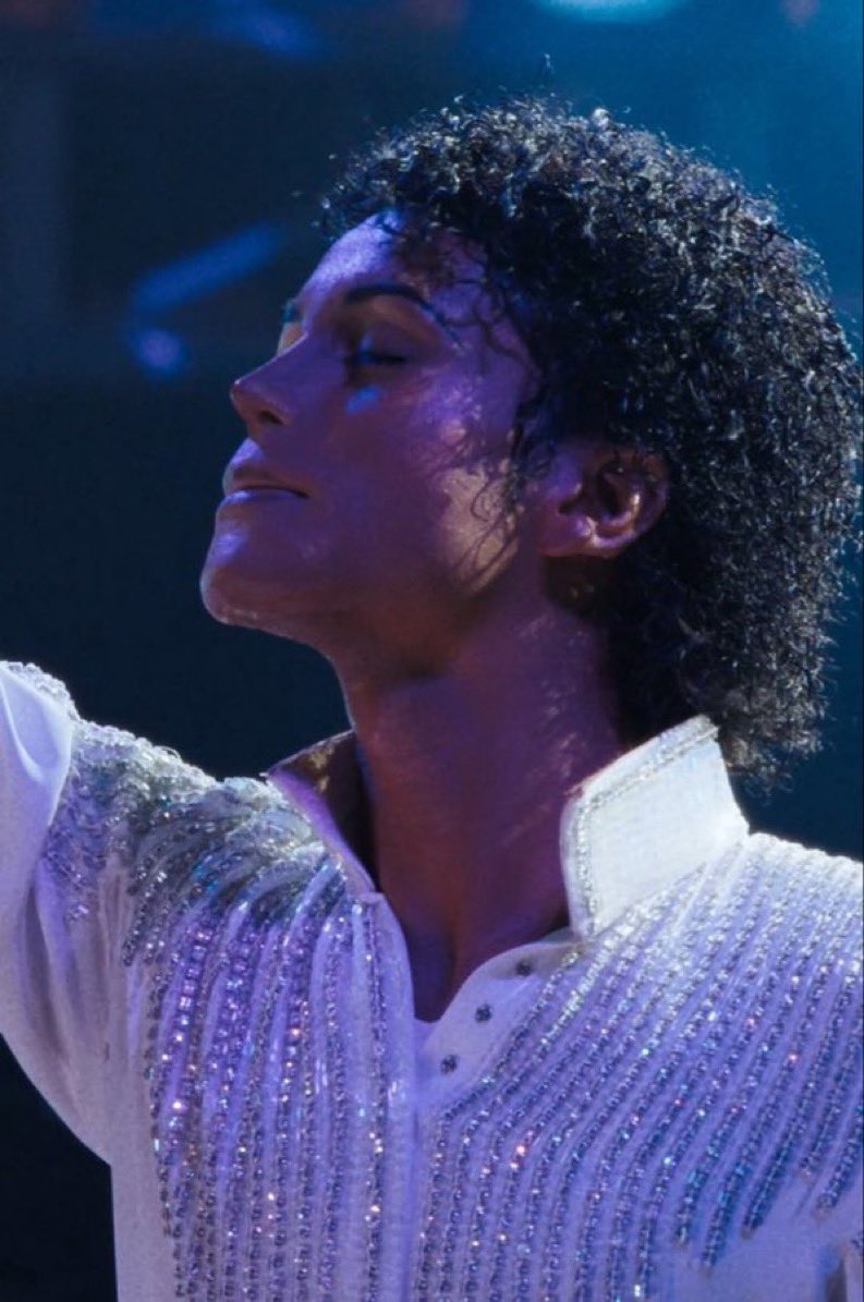 academiccatt's tweet photo. Jaafar Jackson winning the very first award he was nominated for specifically as best actor is so significant - #MichaelMovie 
Congratulations to him 🥳 https://t.co/wDKZhKhBQv
