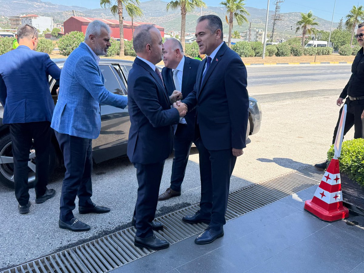 antakyakaym's tweet photo. Antakya Müze Otelde gerçekleştirilen sertifika törenine; İçişleri Bakan Yardımcımız Sayın Bülent TURAN, Vali Yardımcısı ve Antakya Kaymakamı Sayın Abdullah AKDAŞ, Hatay Büyükşehir Belediye Başkanımız Sayın Mehmet ÖNTÜRK, ilçe kaymakamlarımız, il protokolü ve muhtarlarımız katıldı https://t.co/MvEgwv6Q5U