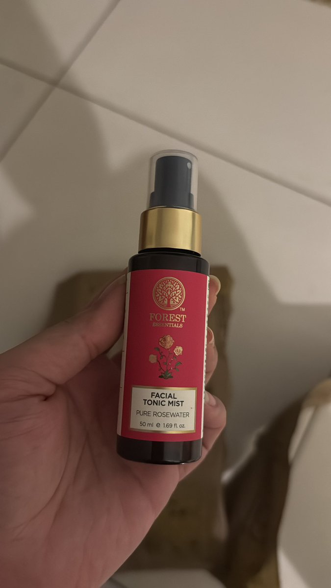 manvataar's tweet photo. Disappointed. My @ForestEssentials face mist from @letsblinkit arrived without its original box, though I’ve bought it many times and know it comes in one. Even worse, Blinkit’s customer service offered no resolution. Premium products deserve better handling and accountability. https://t.co/2F1BwO4zbT