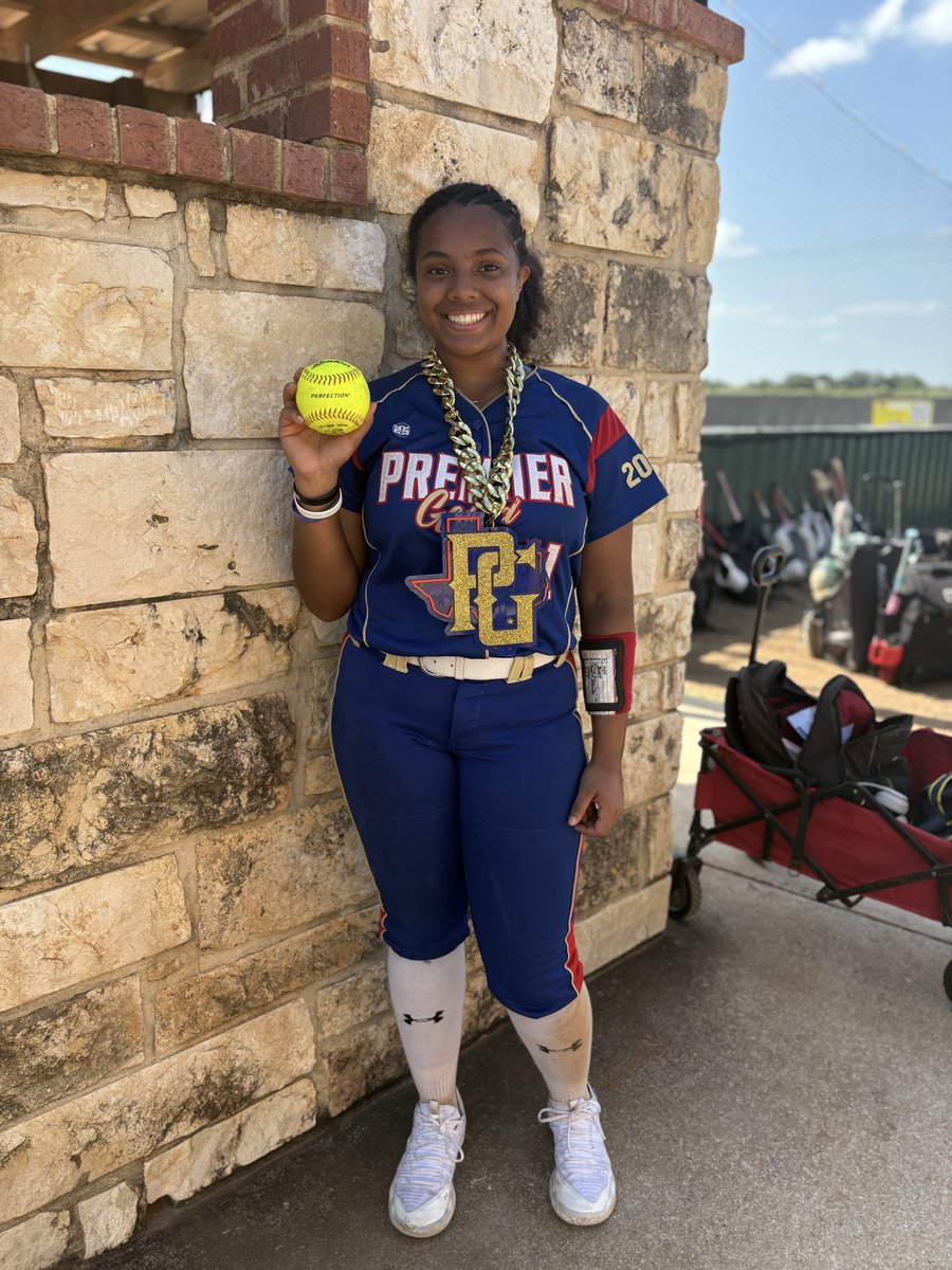 ke_fillmore11's tweet photo. Such an amazing way to officially start the season! 3 run walk off 💣💣! Until next time seguin 😈 
#uncommited2027 #Softball #BuiltDifferent https://t.co/D9nxpDfcfu