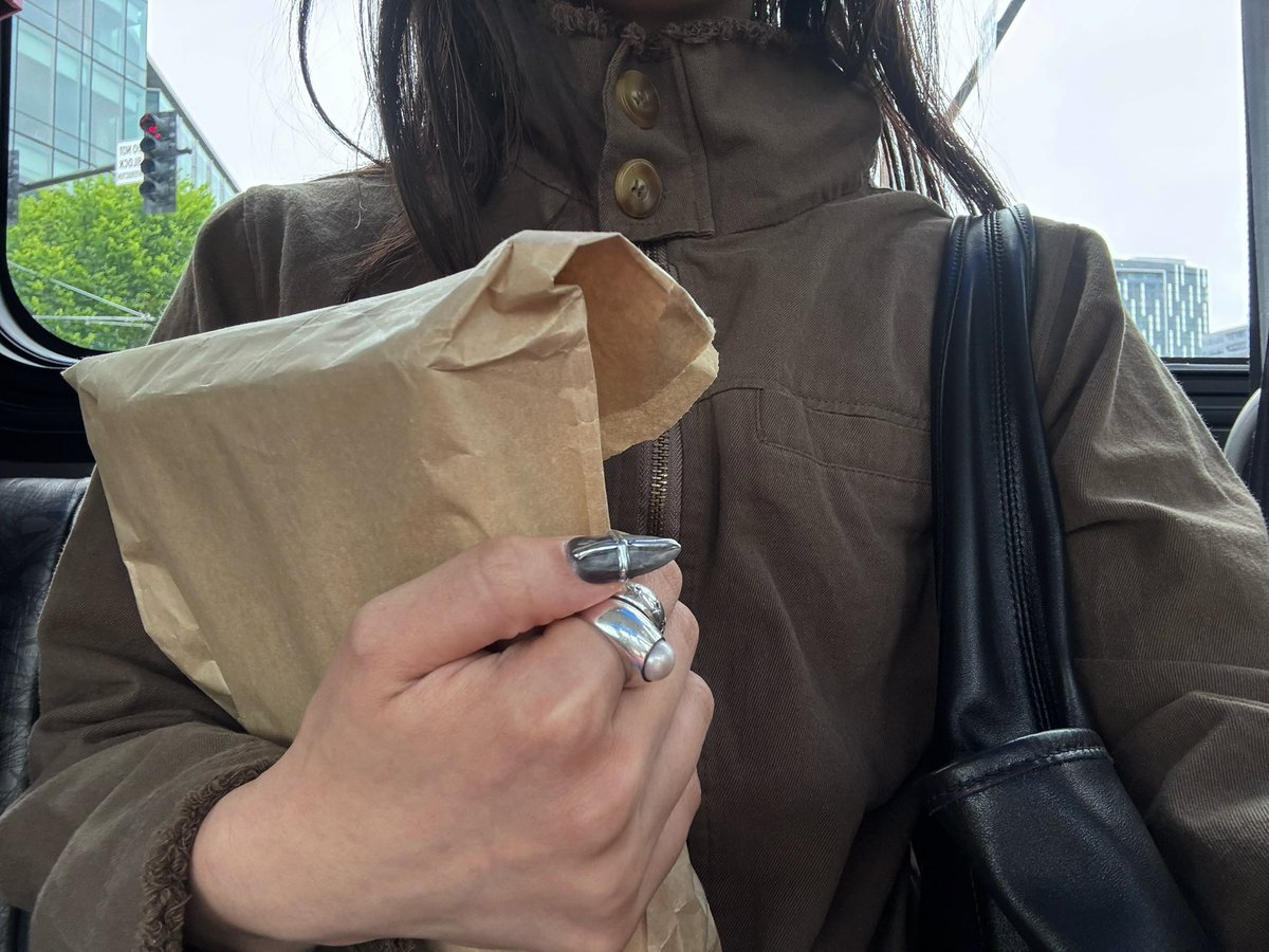 gentleweave's tweet photo. been carrying my books around like they’re my children https://t.co/YWaid4Euuj