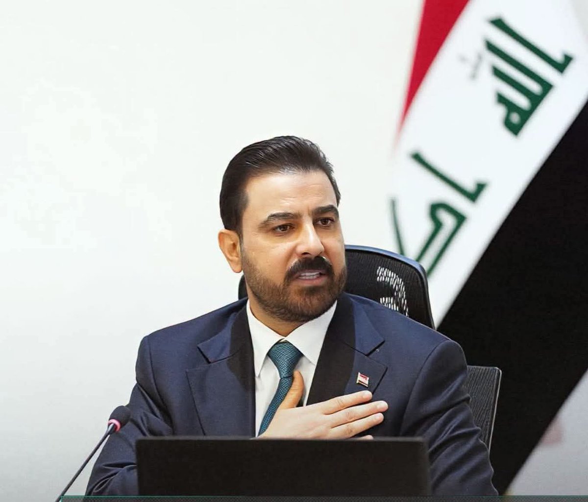 alshayakhliu1's tweet photo. سؤال موجه للسيد رئيس مجلس الوزراء علي الزيدي 

 ماهو سر الاتفاق النفطي مع أمريكا بشأن تزويدها بنصف مليون برميل نفط يوميا لتعويض خزينها الاستراتيجي ؟ ما شأننا نحن بنقص خزين أمريكا الاستراتيجي؟ وهل هذا النفط يباع لامريكا بسعر السوق ؟  ام هو هبة من دون مقابل؟ ام انه  يباع لها بسعر https://t.co/yEYcmoIdxy