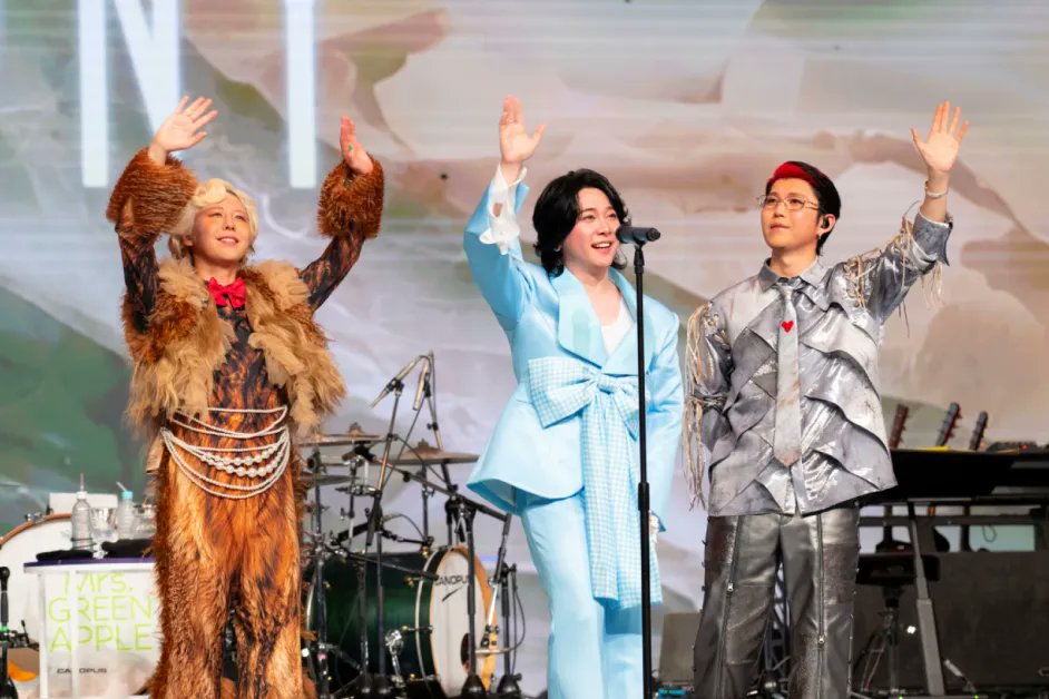 UMG's tweet photo. The three-man band, Mrs. GREEN APPLE (@AORINGOHUZIN), closed both nights at K Arena Yokohama in Kanagawa, Japan.

Read the review on @billboard.
↳ https://t.co/S8v7DRSWDa https://t.co/aIAYQaBI5Z
