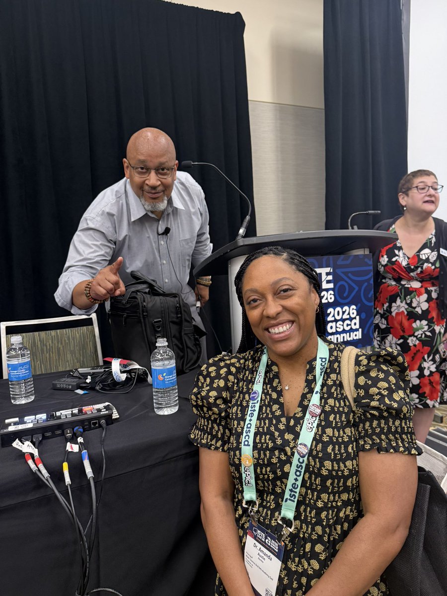 dr_amandaaustin's tweet photo. Yesterday, I had the opportunity to learn from two educational giants I’m proud to call mentors, Principal Kafele and Principal El. Their message was a powerful reminder that the best leaders always put students first and lead with both heart and purpose! https://t.co/FhUGOYqwtb