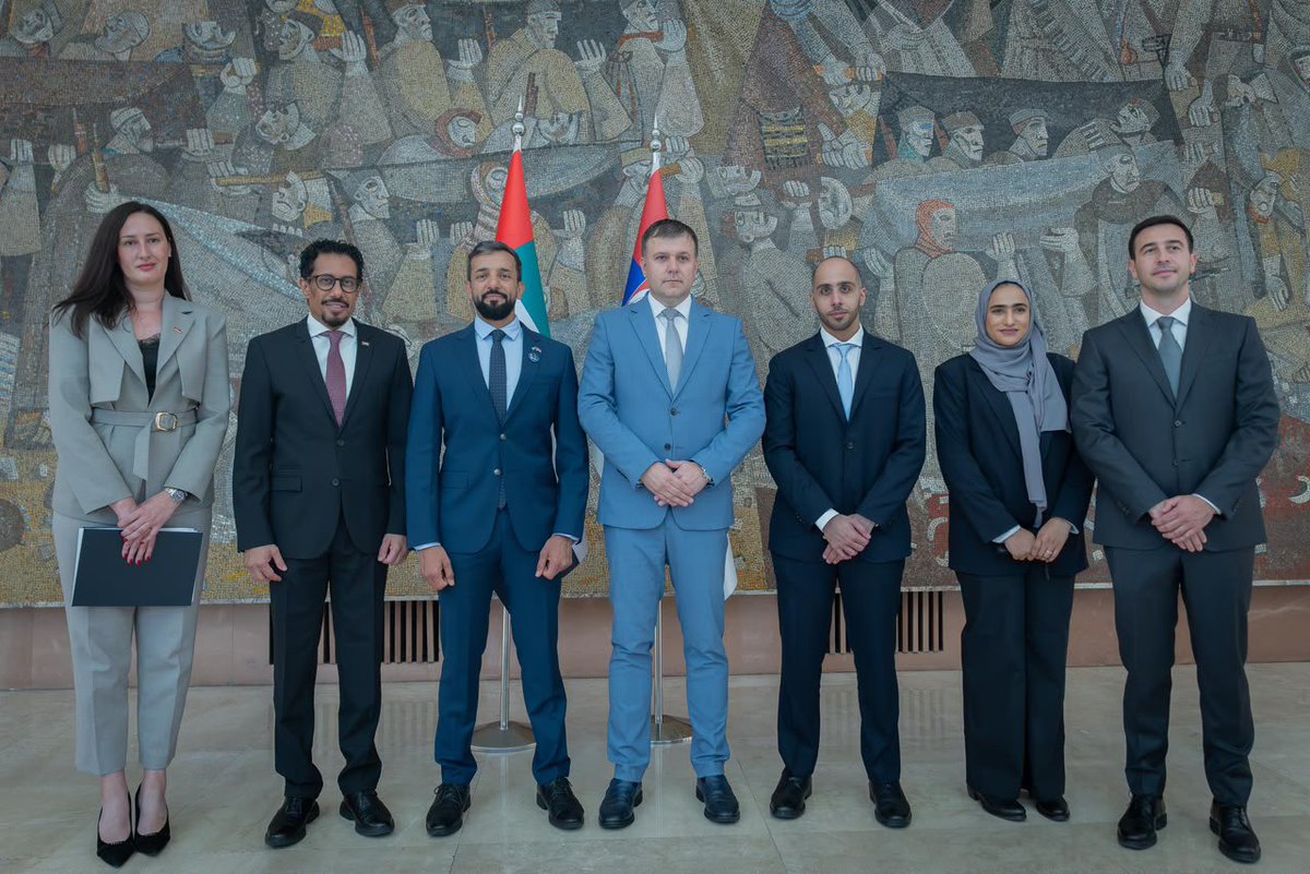 Astro_Alneyadi's tweet photo. رؤية مشتركة تستثمر في الإنسان
تواصل العلاقات بين دولة الإمارات العربية المتحدة وجمهورية صربيا ترسيخ نموذج قائم على التعاون وتبادل الخبرات في القطاعات ذات الأولوية المشتركة، بما يعكس حرص البلدين الصديقين على توسيع آفاق العمل المشترك.. سعدت خلال زيارتي إلى صربيا، التي شملت زيارة قصر صربيا، أحد أبرز الصروح الحكومية في العاصمة بلغراد، بلقاء عدد من أصحاب المعالي الوزراء، بحضور سعادة أحمد حاتم المنهالي، سفير دولة الإمارات لدى بلغراد، حيث بحثنا فرص تعزيز التعاون في مجالات الشباب والتعليم والعلوم والابتكار، وتطوير المبادرات المشتركة التي تدعم تمكين الشباب والتنمية المستدامة.. ماضون نحو شراكات تحقق أثراً مستداماً يخدم البلدين الصديقين.