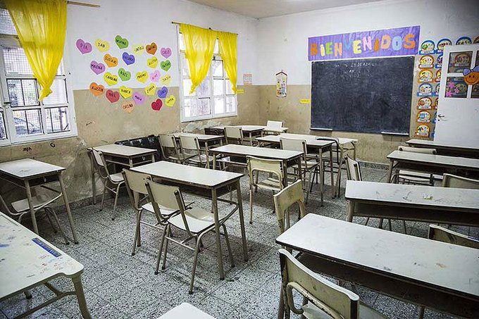 GarbulskyJavier's tweet photo. Según los gremios, la adhesión al paro docente de este martes fue del 95%. https://t.co/UEGQWYA8x1
