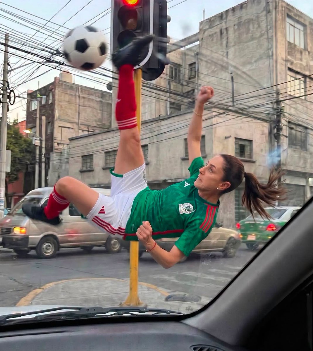 En_jupiter_'s tweet photo. México al rato contra ecuador y sus aranceles https://t.co/XjjG3oB0ZS