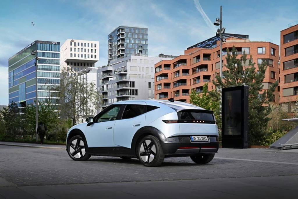 EVTR__'s tweet photo. IONIQ 3'ün N-Line olmayan düz versiyonundan görseller... https://t.co/WmFqfLnesq