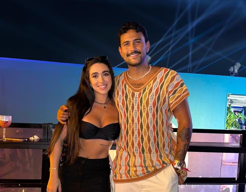 centralreality's tweet photo. Ex-BBBs Giovanna Lima e Lucas Pizane anunciam o término do namoro. https://t.co/4qrpT72Pcf