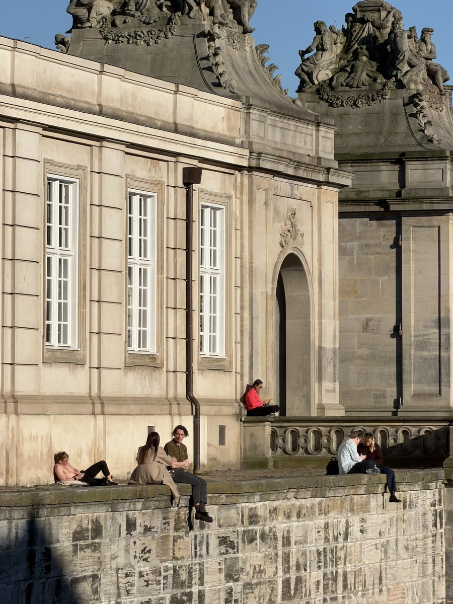kxwwwwx's tweet photo. Copenhagen เป็นเมืองที่ตกหลุมรักแบบไม่รู้ตัว

ไม่ใช่เพราะมีแลนด์มาร์กเยอะที่สุด หรือหวือหวาที่สุด แต่เป็นเมืองที่ทุกอย่างดูลงตัวไปหมด 
ทั้งผู้คน บรรยากาศ จังหวะการใช้ชีวิต 
และความเรียบง่ายที่ทำให้รู้สึกสบายใจ
ที่สำคัญ หนุ่มๆงานดีมาก สูง เนี้ยบ แต่งตัวดี 

เป็นเมืองที่เดินไปเรื่อย ๆ ก็มีความสุขแล้ว และเป็นหนึ่งในไม่กี่เมืองที่ทำให้อยากกลับไปอีก 💓