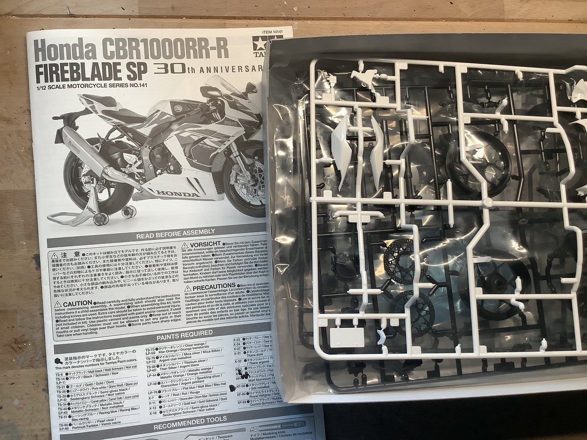 OlitzschG's tweet photo. Interlude 🎶🎶Time to work on a Honda donor bike.
🇯🇵CBR1000RR-R 
#JustForFunScaleModels https://t.co/v3LPnmpr3y