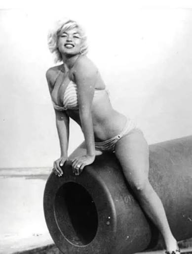 DavidMCunningh1's tweet photo. @Noirchick1 Ms. Mansfield had a love for the Mississippi Gulf Coast.  There scene of the accident is not far from where I live. She was in the middle of shows at Gus Stevens' Club, when she left for New Orleans for a television interview when she died. https://t.co/CZp05XHiba