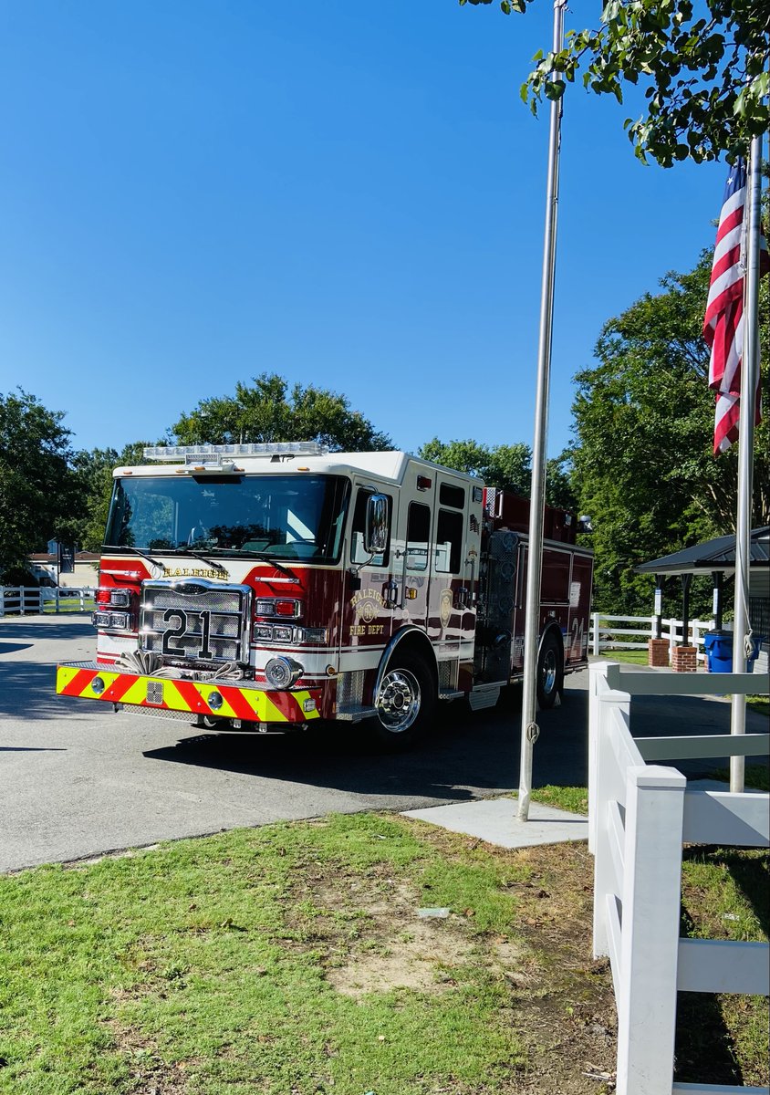 RaleighNCFire's tweet photo. Engine 27, Engine 21, and several members of the Office of Fire Marshall were out in the community this morning passing out fireworks safety messaging to residents. Pro tip: leave the fireworks to the professionals and enjoy the show! Have a great Independence Day, Raleigh! https://t.co/rGPsOveban