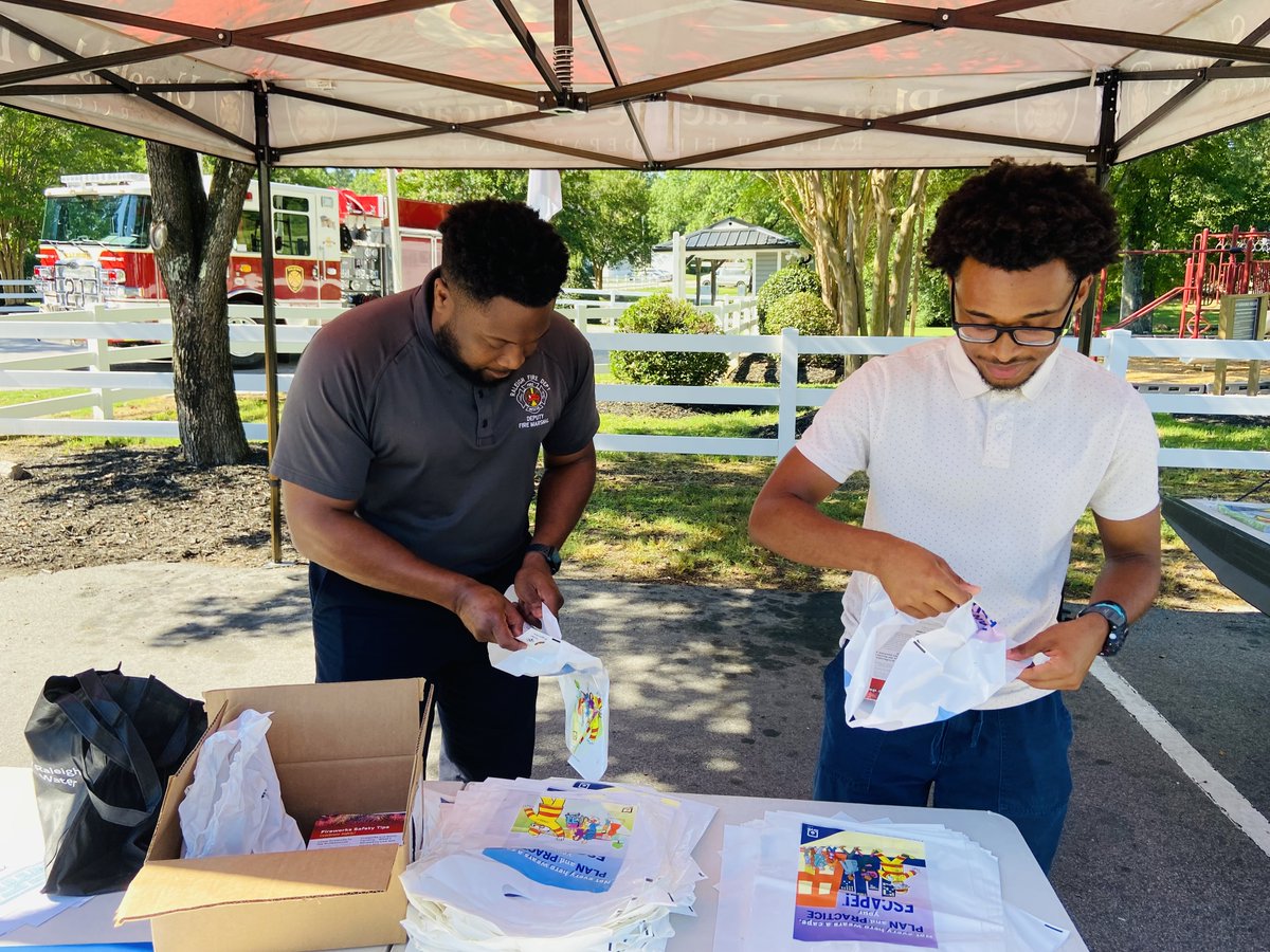 RaleighNCFire's tweet photo. Engine 27, Engine 21, and several members of the Office of Fire Marshall were out in the community this morning passing out fireworks safety messaging to residents. Pro tip: leave the fireworks to the professionals and enjoy the show! Have a great Independence Day, Raleigh! https://t.co/rGPsOveban