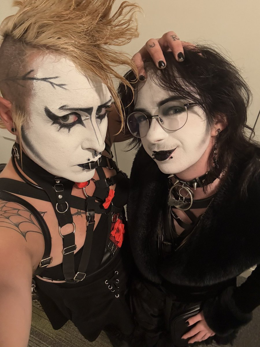 bees_are_cool's tweet photo. Using this for a partner appreciation post https://t.co/uyHEB7STk2