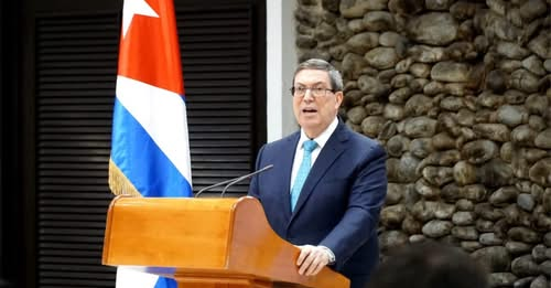 mariemml391's tweet photo. El canciller @BrunoRguezP anunció que #Cuba 🇨🇺 solicitó una sesión de la Naciones Unidas para el 7 de julio contra el bloqueo de #EstadosUnidos y denunció las presiones de #Washington  para impedir el debate.

#CubaEstáFirme https://t.co/BXfExB9Fp9