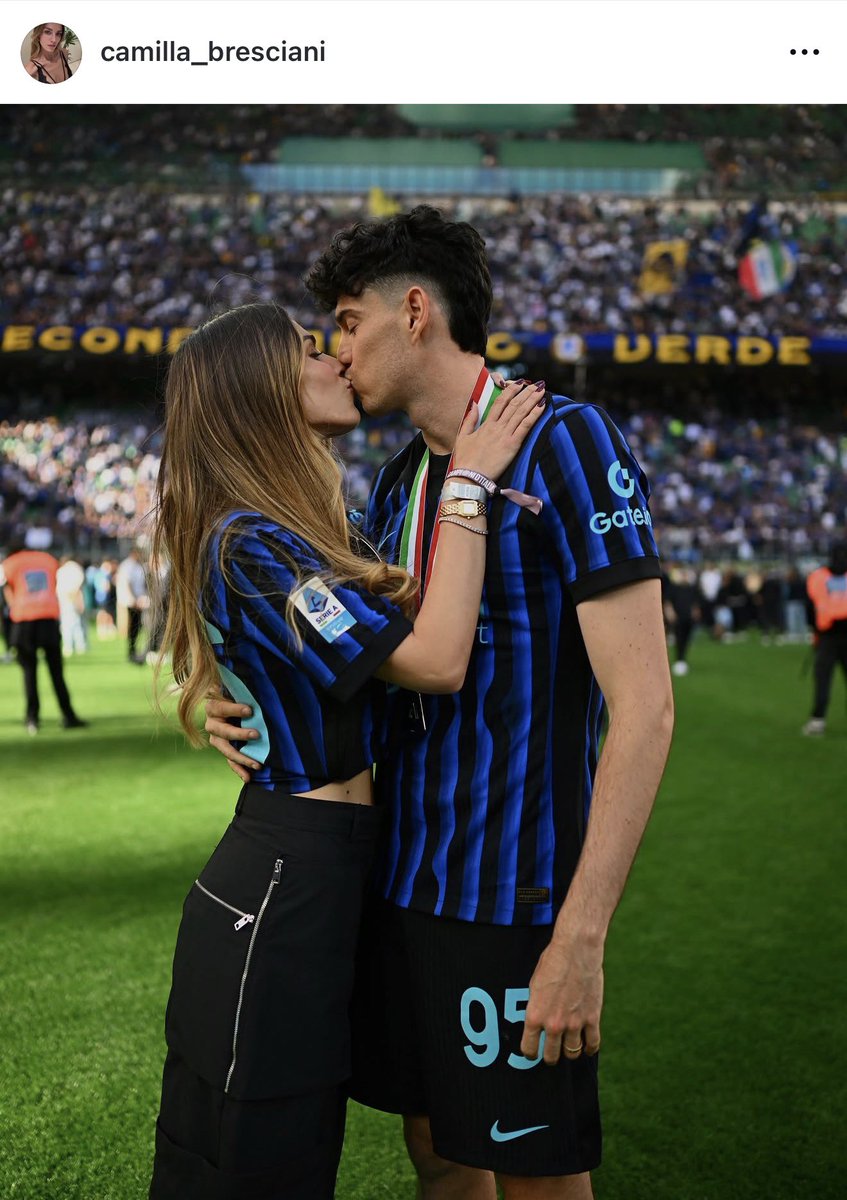 tamita_jfc's tweet photo. Un minuto di silenzio per Camilla Bresciani. 
Protagonista, evidentemente, di una relazione il cui livello di sincerità è pari all’attendibilità dello scudetto di cartone dei Nerazzurri. https://t.co/3OFFbx2OiM