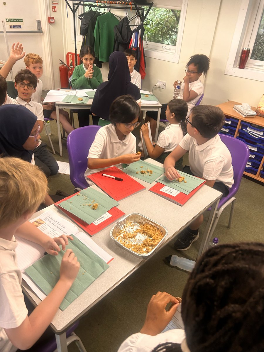 GDPS_TW8's tweet photo. Y4 learning how to make flapjacks with Y6 today. Team work! https://t.co/drAjL6pcLw