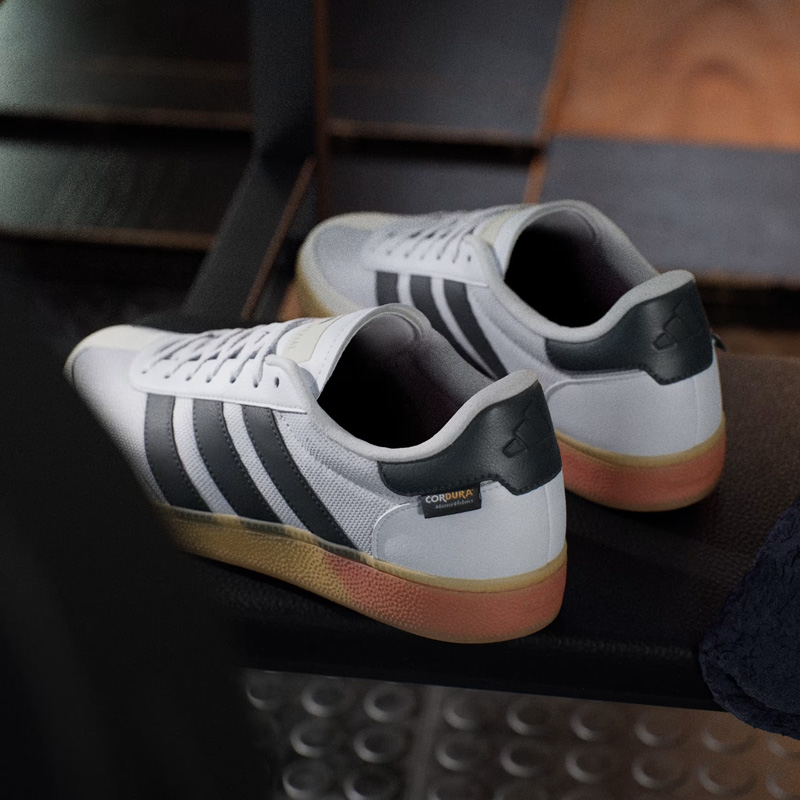 KicksDeals's tweet photo. Good size options are 40% OFF for the white/black-lucid red adidas Training Spezial at $71.40 + you can get FREE shipping. //Ad

BUY HERE -> https://t.co/iT8IuvKJCv (use code SAVE at checkout) https://t.co/F17mQduAkp