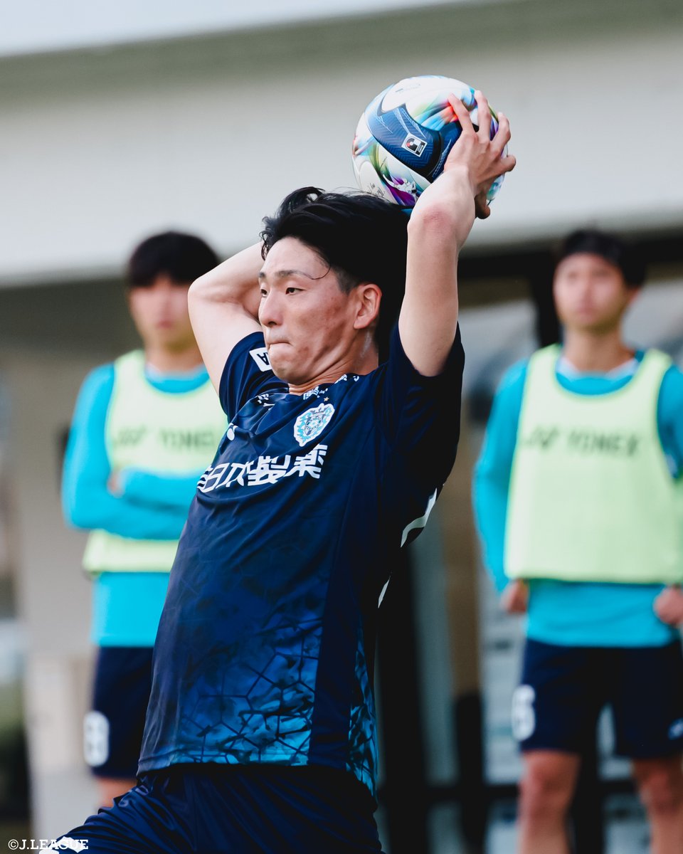 J_League's tweet photo. 🎂 HAPPY BIRTHDAY 🎂

本日7月1日は
アビスパ福岡
前田快 選手の22歳の誕生日です👏

前田選手、
おめでとうございます🎊

@AvispaF https://t.co/T2JiWa8e7F
