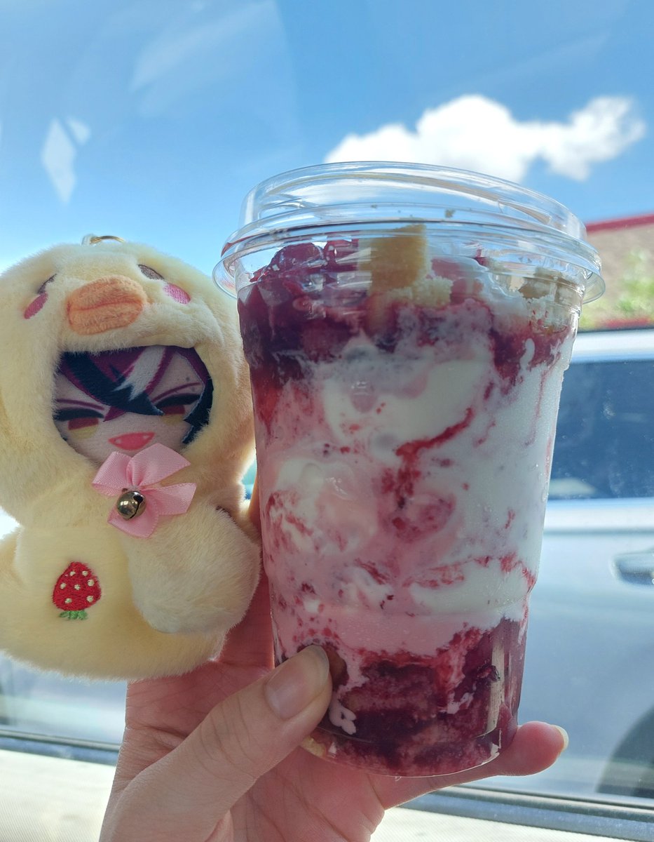 kyohrvs's tweet photo. some food adventures with #PioPape recently!!! what a hungry little guy 😋 https://t.co/LQNwJVWDlw