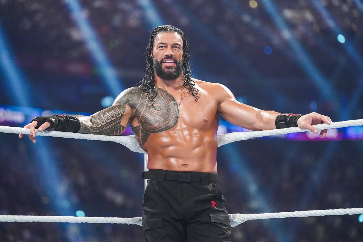 WrestleFeatures's tweet photo. Roman Reigns is undefeated in singles match at SummerSlam. https://t.co/6cpWWiGqTR