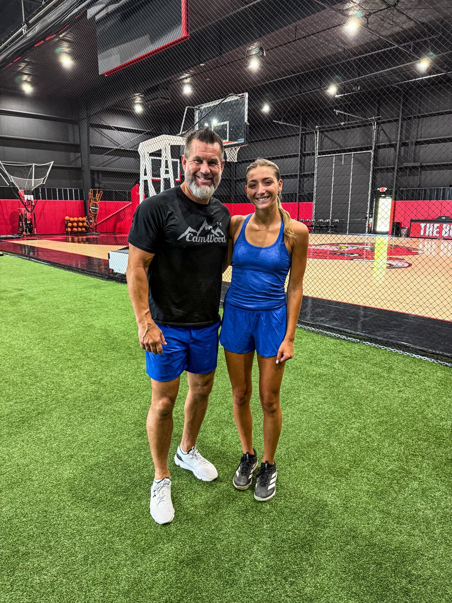 CamWoodBats's tweet photo. Someone is back in town!! ➡️ @HannahC2024 🙌💥🥎
#softball #camfam #kentuckysoftball https://t.co/4xCSnq8zHF