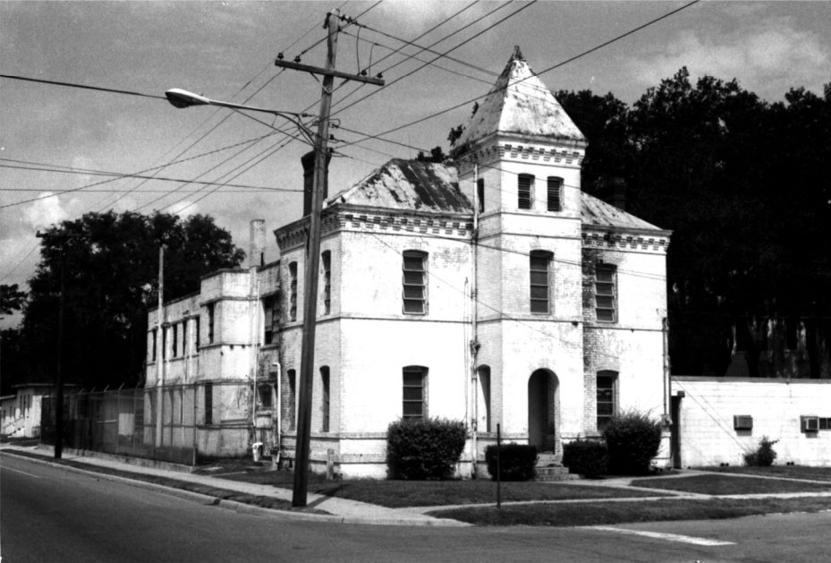 MIParanormalYT's tweet photo. The Old Clay County Jail in Green Cove Springs, Florida, was built in 1894 and operated as the county jail until 1972. During its nearly 80 years of service, it housed men, women, juveniles, and even the mentally ill under often harsh conditions. The jail was also the site of seven executions by hanging between 1894 and 1916, leaving behind a dark and tragic history that still fascinates visitors today. The building has since been preserved as part of the Clay County Historical Archives and remains one of the oldest surviving jails in Florida.

Many believe the jail's violent past has left an imprint on the building. Visitors and paranormal investigators have reported hearing unexplained footsteps, disembodied voices, loud bangs, cell doors moving on their own, shadow figures, and an overwhelming feeling of being watched. The jail has even been featured on the TV show Ghost Hunters, adding to its reputation as one of Florida's most haunted historic locations. Whether you believe in the paranormal or not, the Old Clay County Jail is a chilling reminder of the lives—and deaths—that unfolded behind its thick brick walls.