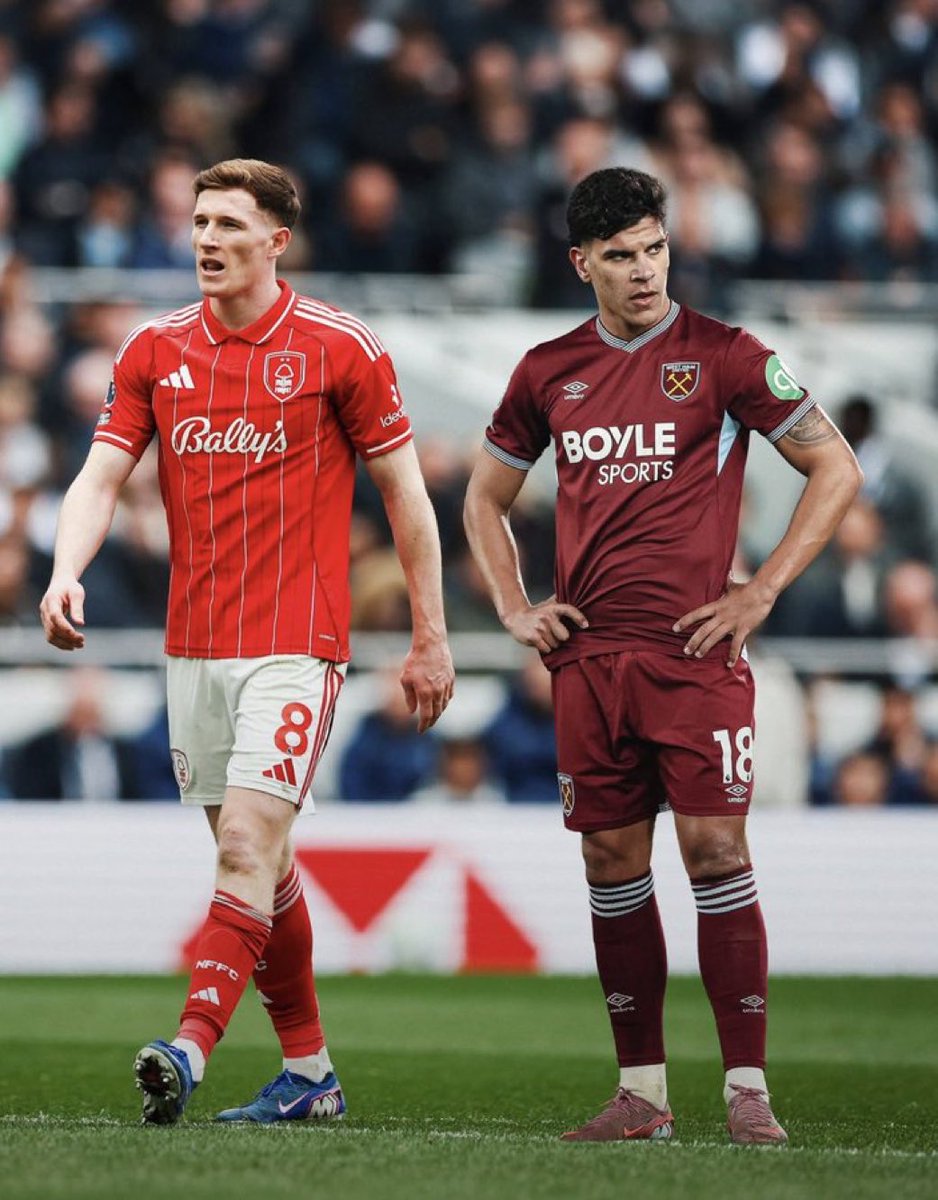 ammandev's tweet photo. I’m upset that we lost out on these two, but not for £116M and £85M respectively.

They’re not worth that and no United fan would’ve been happy with that kind of deal.

Sucks we didn’t get Mateus Fernandes IMO but the deal didn’t make financial sense.

Back to the drawing board. https://t.co/m5GYj84aTH