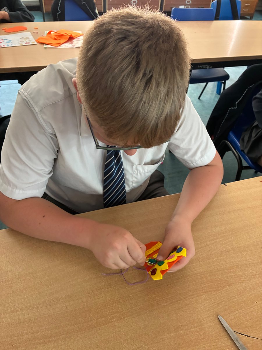 SalesianAcademy's tweet photo. 🎨 Year 8 DT 💀🧵
Year 8 students designed and created vibrant felt sugar skulls inspired by Día de los Muertos, developing their textile skills through appliqué and hand stitching.
Fantastic creativity and craftsmanship—well done, Year 8! 👏
#Year8DT #DesignTechnology https://t.co/KU3dzeXyxH