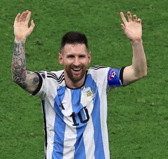 FabrizioRomaxno's tweet photo. 🚨BREAKING: A series of direct phone call recordings and audios between Infantino and Lionel Messi’s agent have surfaced 

The contents of the audios are deemed “dangerous” to the FIFA President’s status and career https://t.co/UgVf4kLkPh