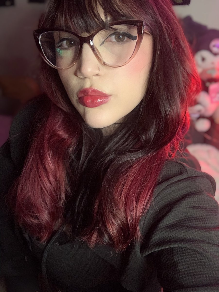 vixenpixel_'s tweet photo. too beautiful to be humble https://t.co/fUq0X30sYM