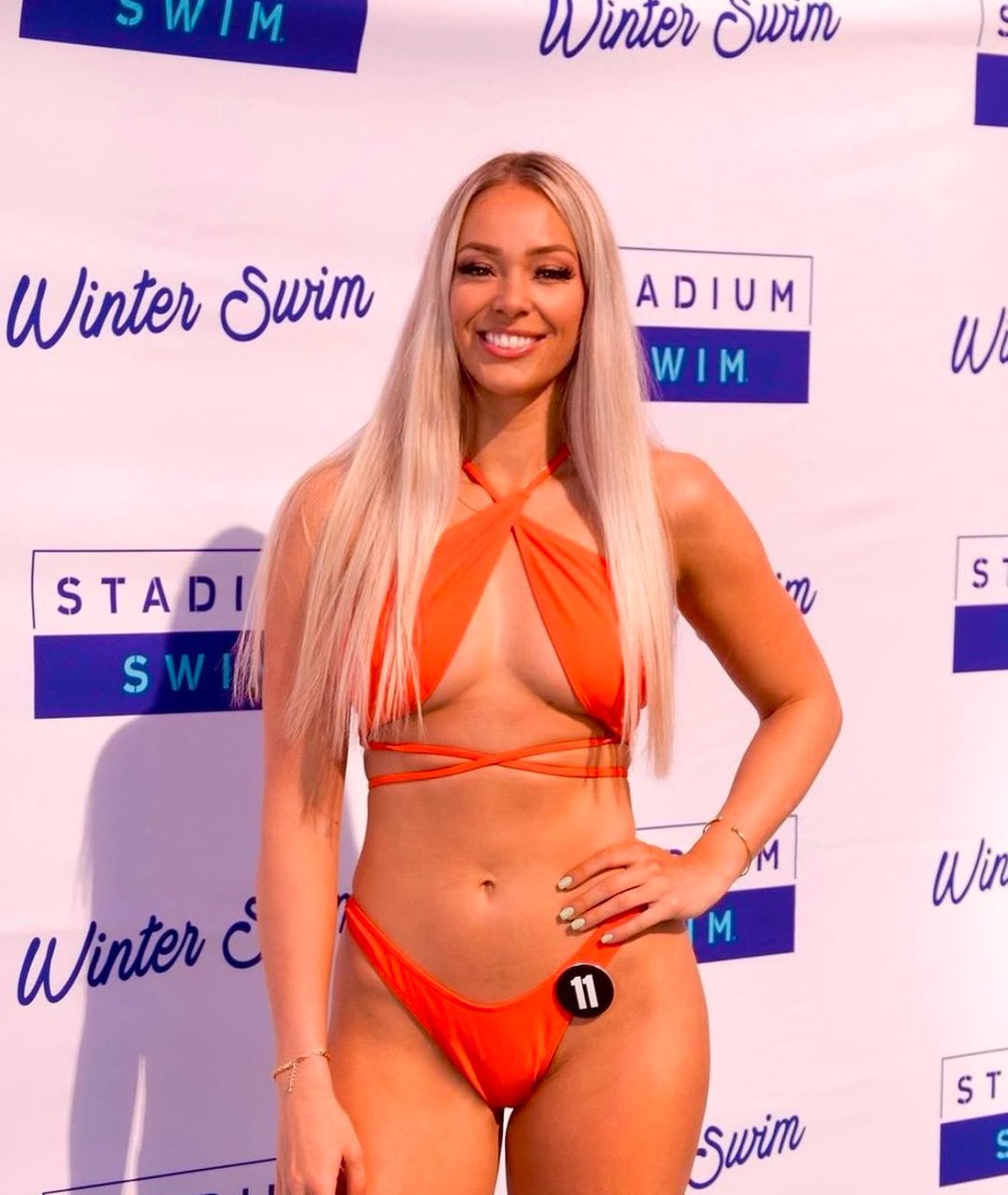 College Babes tweet media