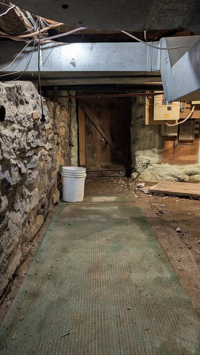 GlamR_Chica's tweet photo. #ScaryPlace https://t.co/kChPv15yQB