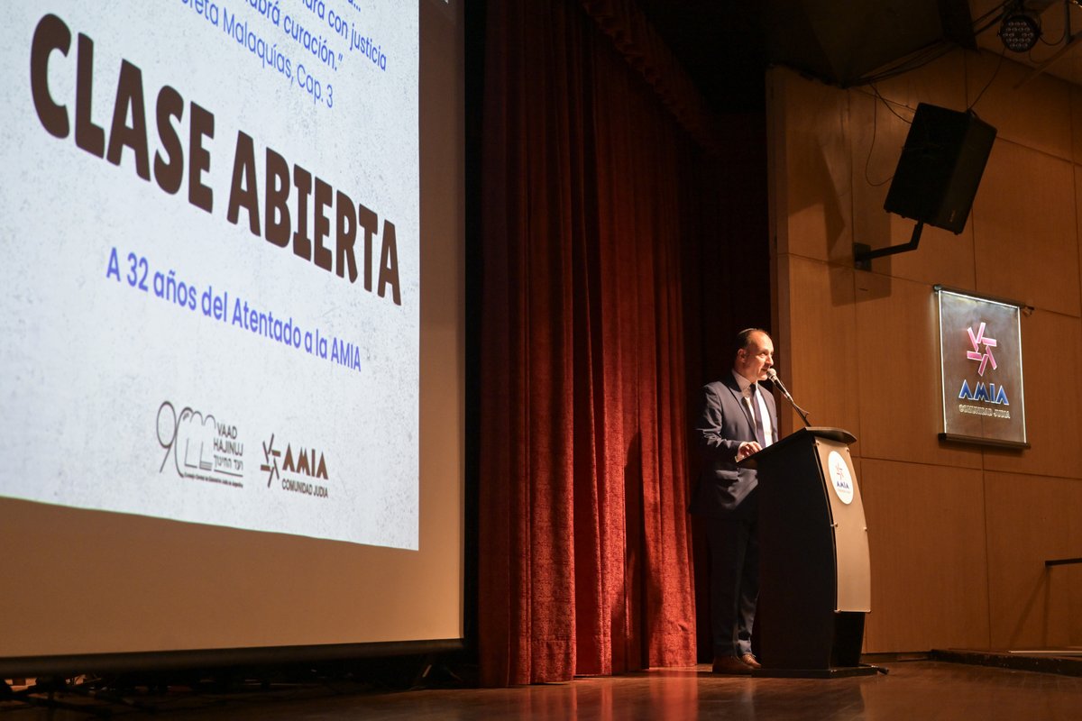 InfoAMIA's tweet photo. Como cada año, en las semanas previas al aniversario del atentado terrorista contra nuestra institución, se organizaron las Clases Abiertas, dirigidas a estudiantes de nivel secundario de distintas escuelas. Son espacios de vital importancia para la transmisión de valores relacionados con el ejercicio de la memoria y el reclamo de justica, en un marco pedagógico diseñado para las nuevas generaciones. Agradecemos especialmente a la ministra de Educación de la Ciudad de Buenos Aires, Mercedes Miguel, y la directora de la Dirección General de Educación de Gestión Privada de la Ciudad de Buenos Aires, Nora Lima, por el apoyo y el acompañamiento.