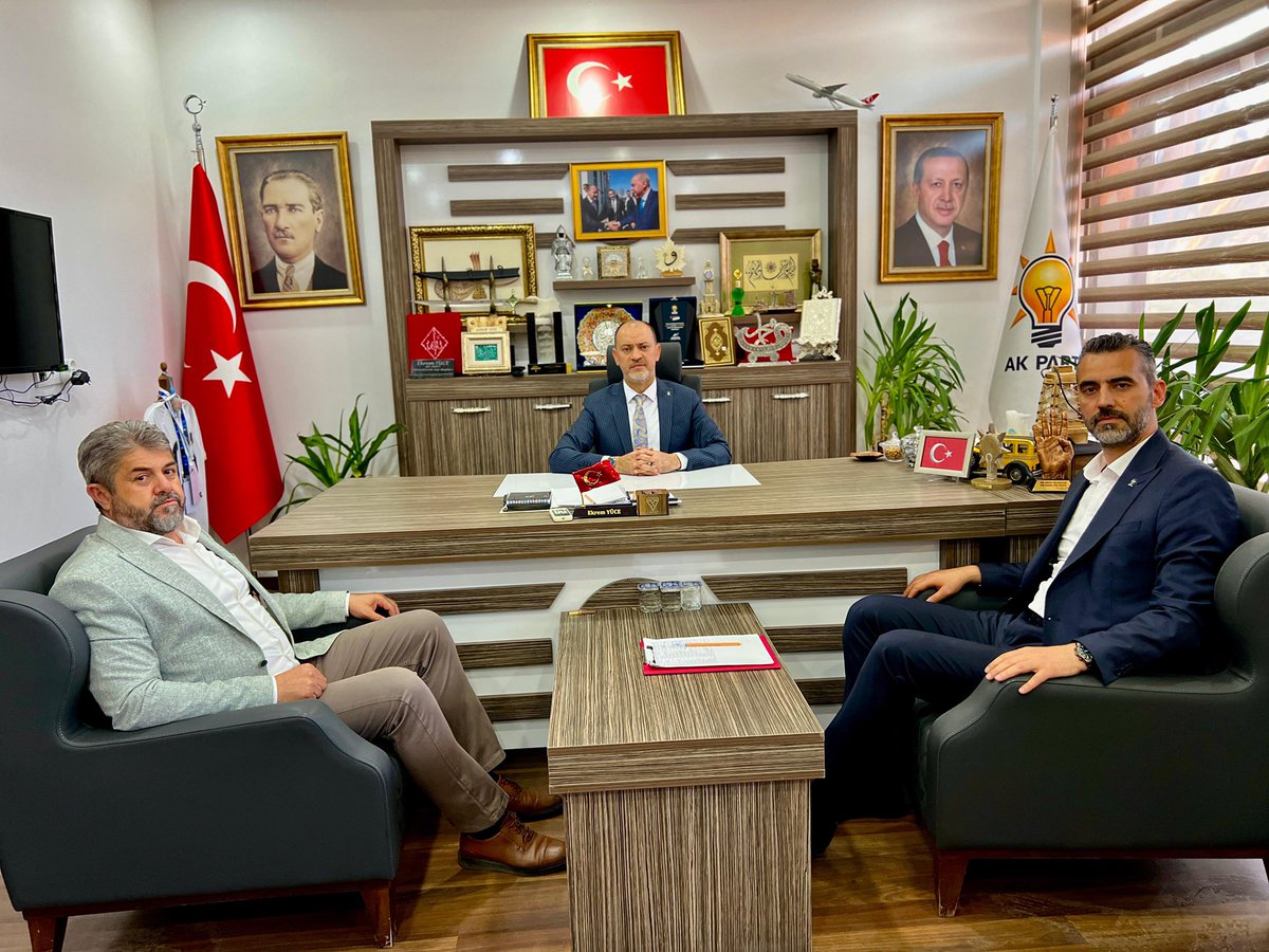 akyenimahalle06's tweet photo. Haftalık Olağan Yürütme Kurulu Toplantımız, İlçe Başkanımız @ekremyuce06 başkanlığında gerçekleştirildi.

@akpartiankara
@hakanhanozcan https://t.co/nKSXibE2Sx