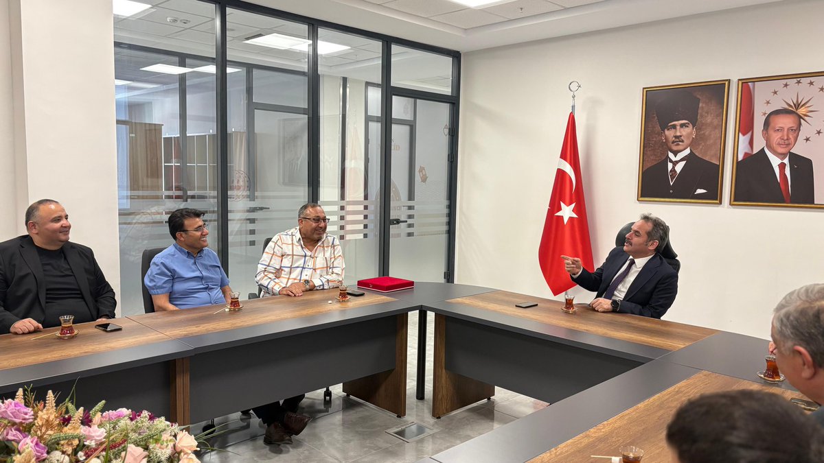 er_aksu's tweet photo. Mamak kaymakami sn. Mehmet Nebi Kaya beyi ziyaret ettik. 
İlgi ve alakalarindan dolayı teşekkür ederiz. 
Birligin adresi 
@MehmetNebiKAYA https://t.co/uMhmSBDZze