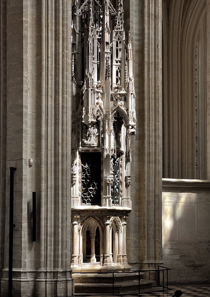 seekingxplorer's tweet photo. St Peter’s Church, Leuven https://t.co/RhgeZTJ3FQ