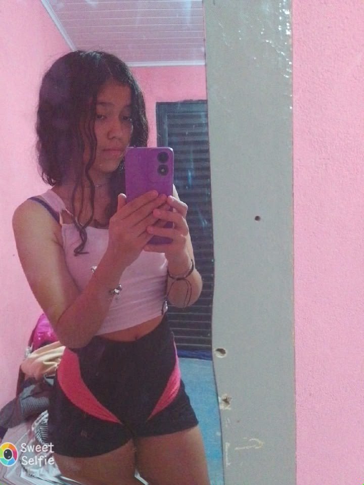Veli34791's tweet photo. I'm 14 years old, I'm alone at home, I want someone to talk to https://t.co/hftZnguWQQ