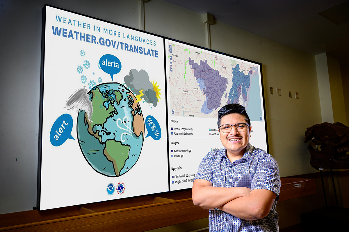 UofIllinois's tweet photo. Nearly 69 million people in the U.S. speak a language other than English at home. A new study, led by an #ILLINOIS professor and a National Weather Service scientist, is using AI to deliver life-saving forecasts and alerts in multiple languages. ▶️ https://t.co/8JMbzDSsrX https://t.co/8fcaRdzEcB