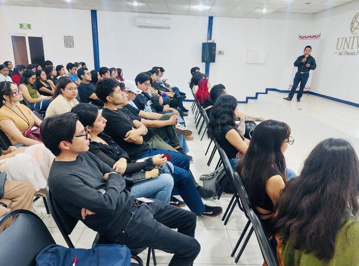cociteioficial's tweet photo. 📲 Impulsamos el desarrollo STEM desde las universidades

Para fortalecer el talento #STEM y la vinculación con las universidades, impartimos en @UnivasOaxaca una plática informativa sobre convocatorias de becas, acercando nuevas oportunidades para impulsar la ciencia en Oaxaca. https://t.co/dNaJ9wKWP7