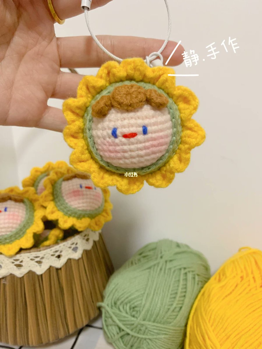 patotoole4's tweet photo. Just finished a cozy woven flower keychain from scrap yarn  Small crafts, big joy! https://t.co/VMZ5dEsjB9