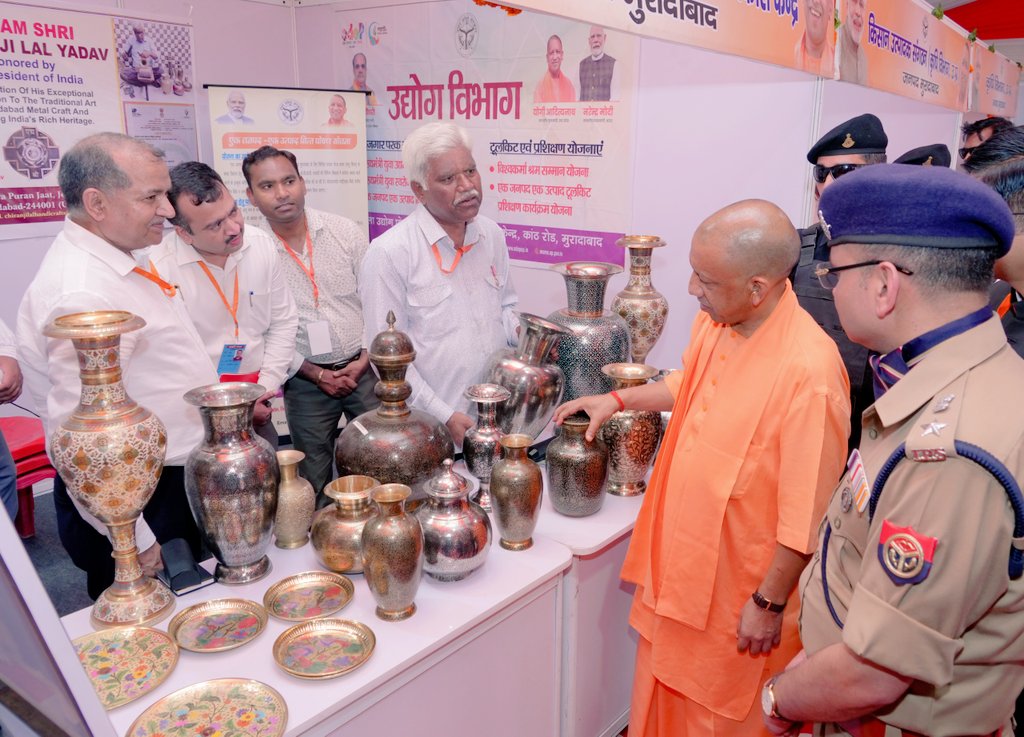 Comm_Moradabad's tweet photo. ‼️MBD CHRONICLE‼️
CM Sir @myogiadityanath in Division
Moradabad
Dated:-
29/6/26
स्थानीय उत्पाद...
#MbdJournal https://t.co/o05GdBp9Mp