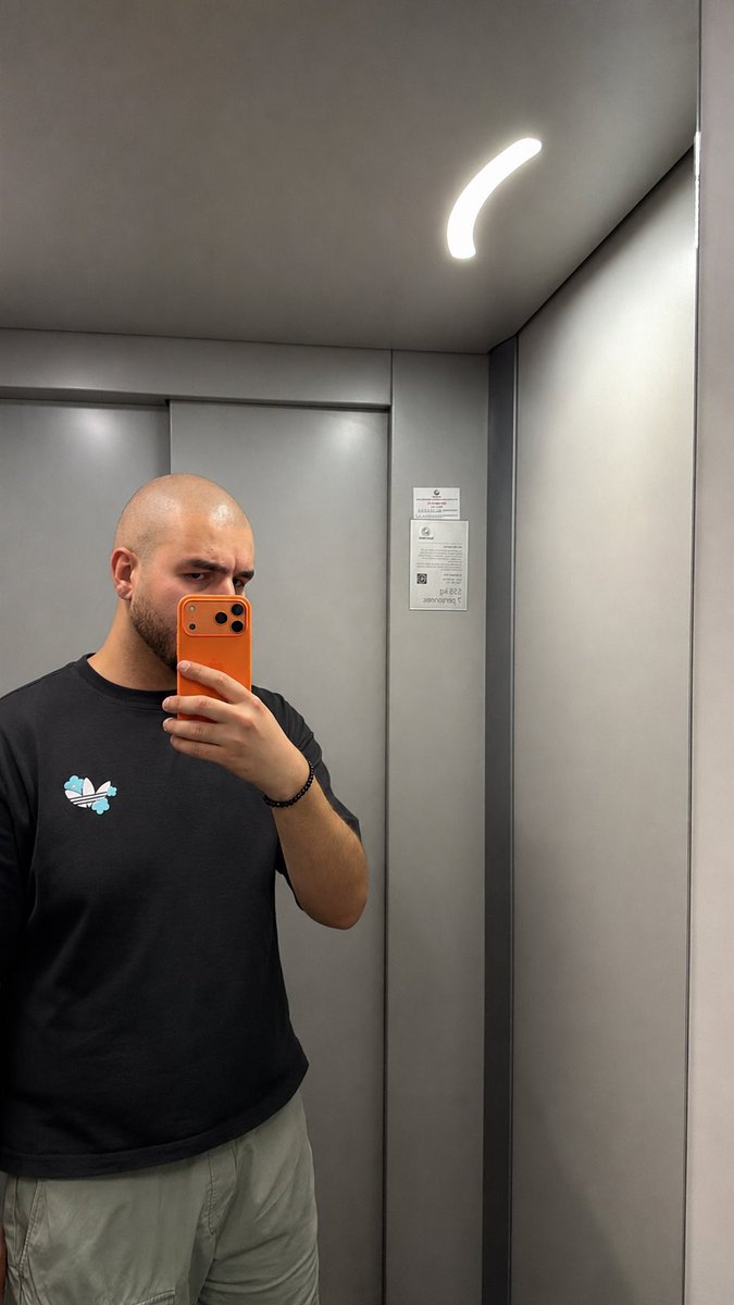 AkaruuxD's tweet photo. Il fait chaud… 🥵 
📺 https://t.co/kZu2XDhj4u https://t.co/I5v2In9ZhB