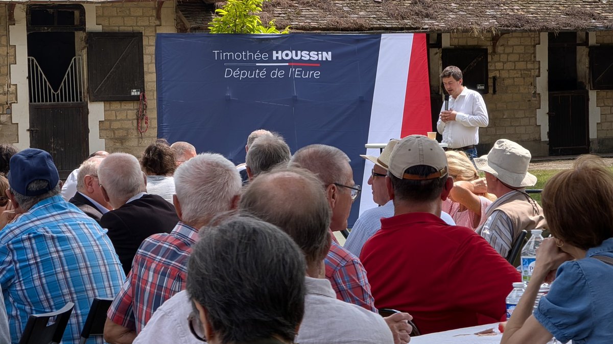 T_Houssin's tweet photo. 🇫🇷 Merci aux 150 participants de mon barbecue patriote !

Beaucoup d'échanges sur des sujets très divers dans une ambiance conviviale, dans un cadre superbe et sous un beau soleil.

Très belle journée qui n'aurait pas été possible sans l'aide des bénévoles ! Merci ! https://t.co/SbBXWDq02M